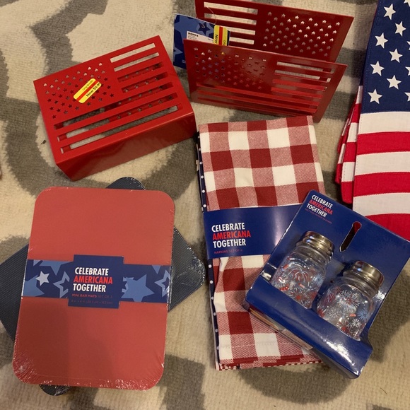 Red white & blue cookout set! - Picture 3 of 4